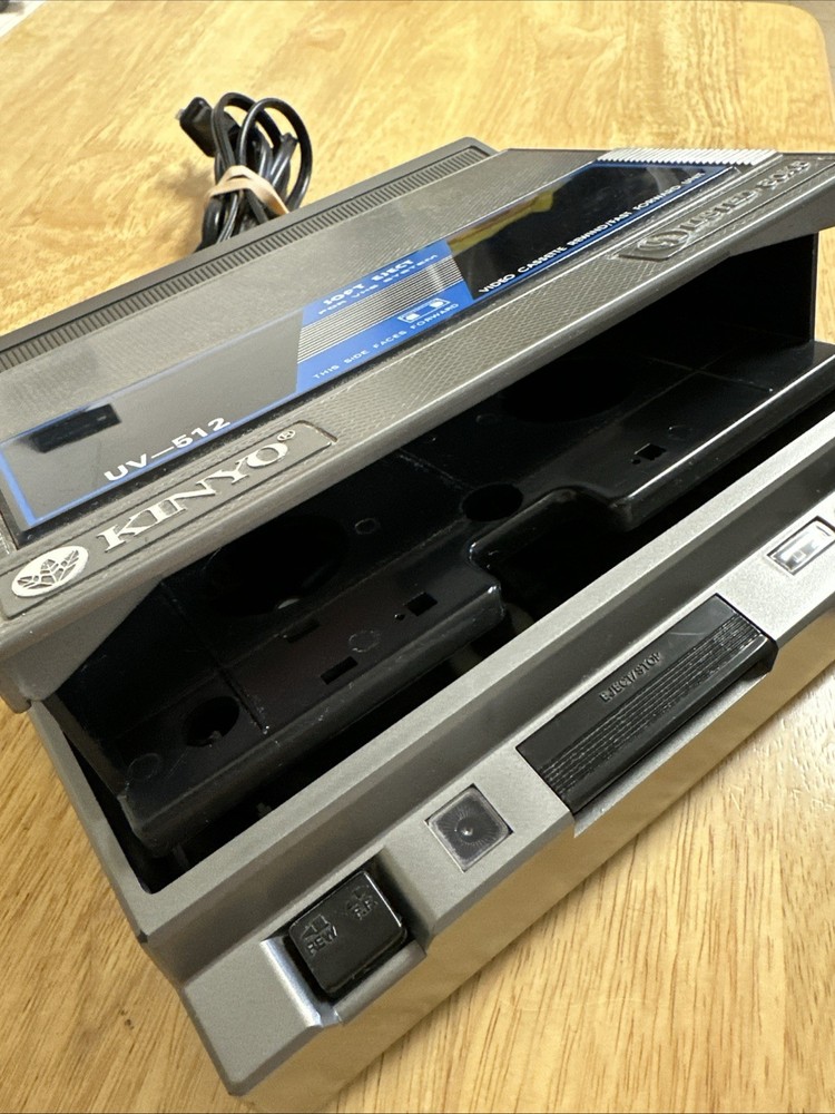 Kinyo UV-512 "Auto Eject" VHS Rewinder *Working*