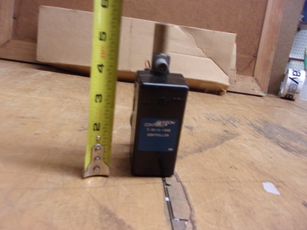 Johnson Control T3610-1002- Pneumatic low limit controller- NOS