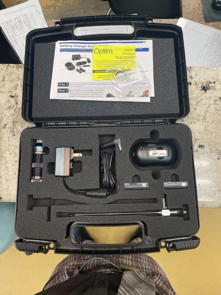 Optim Portable Endoscopic Light Source and 0° Scope