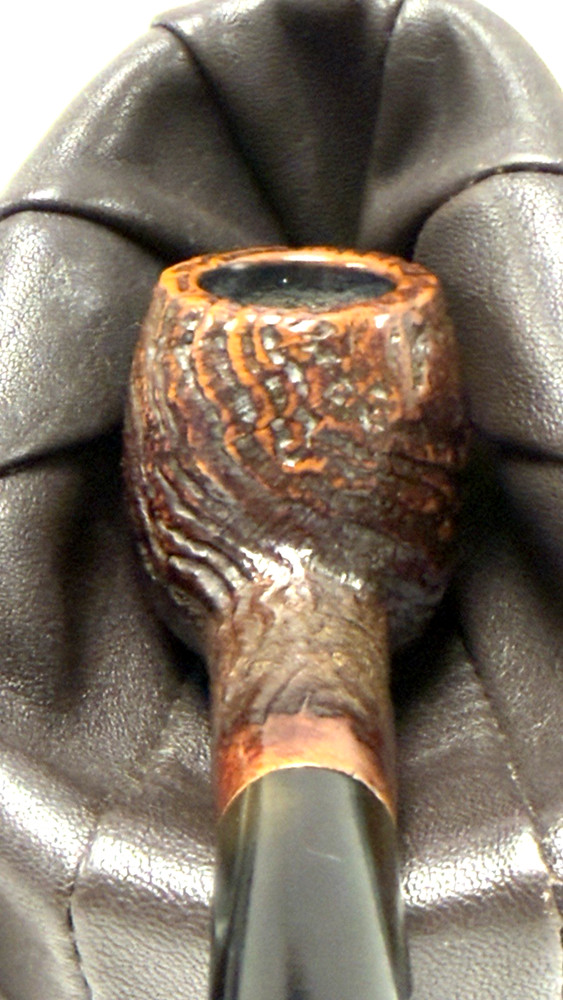 UNKNOWN MAKER: Small, Blast Finished Apple with Tapered Ebonite Stem