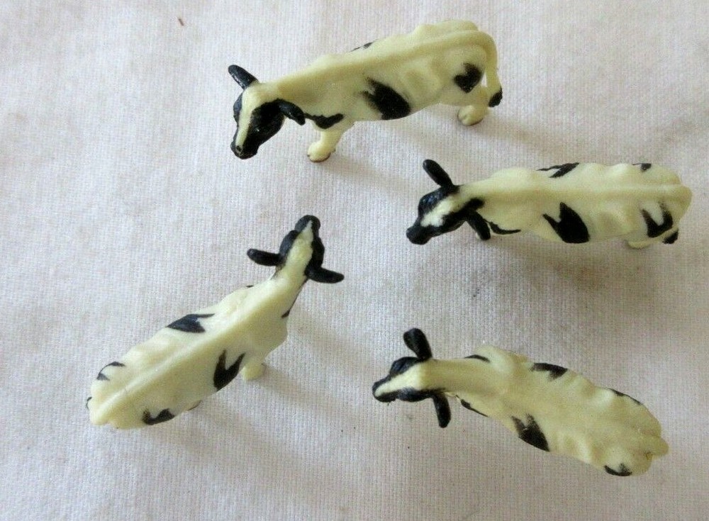 HO SCALE 4 HOLSTEIN COWS