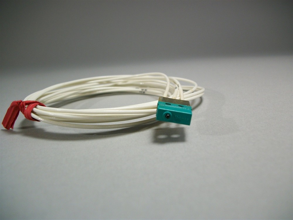 Assembly Technology Components 5930-00-013-9564 Micro Sensitive Switch - New