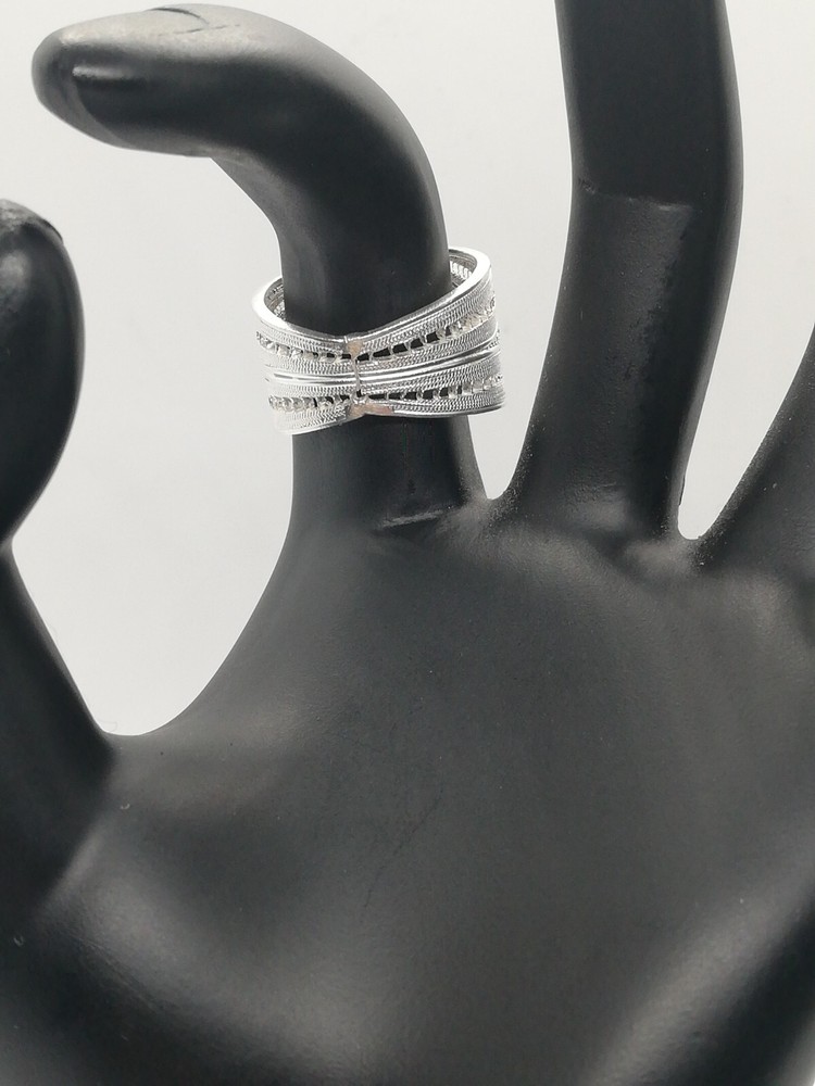 . 970 Solid Silver Women's Ring Size 8 Filigree New.
