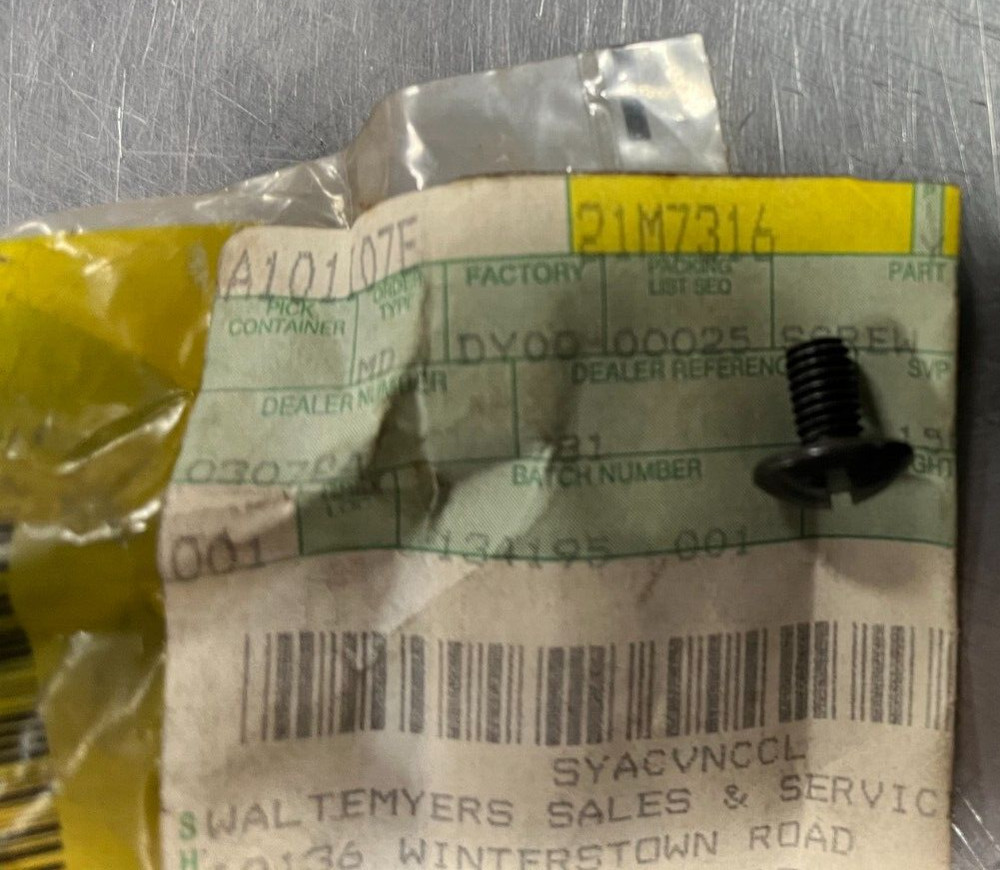 21M7316 OEM John Deere Screw QTY 6