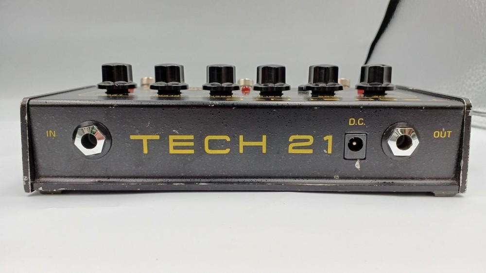 TECH21 PROGRAMMABLE BASS DRIVER DI bass prelifier