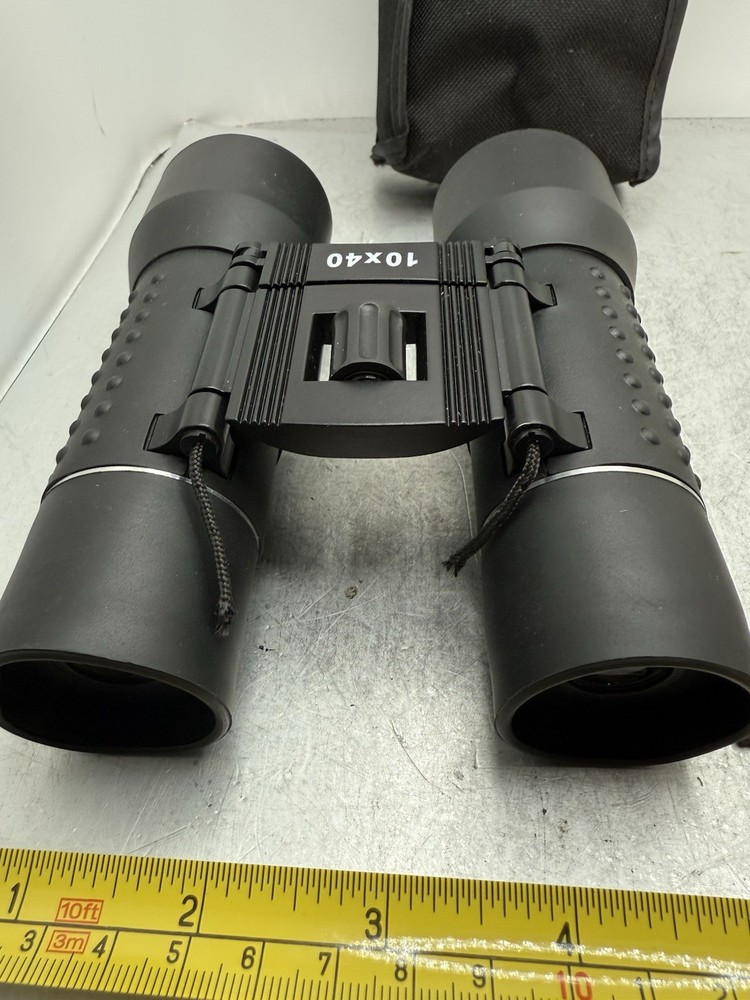 Condor Compact Performance Binoculars 10x40 With Storage Case, Snapped Strap !!