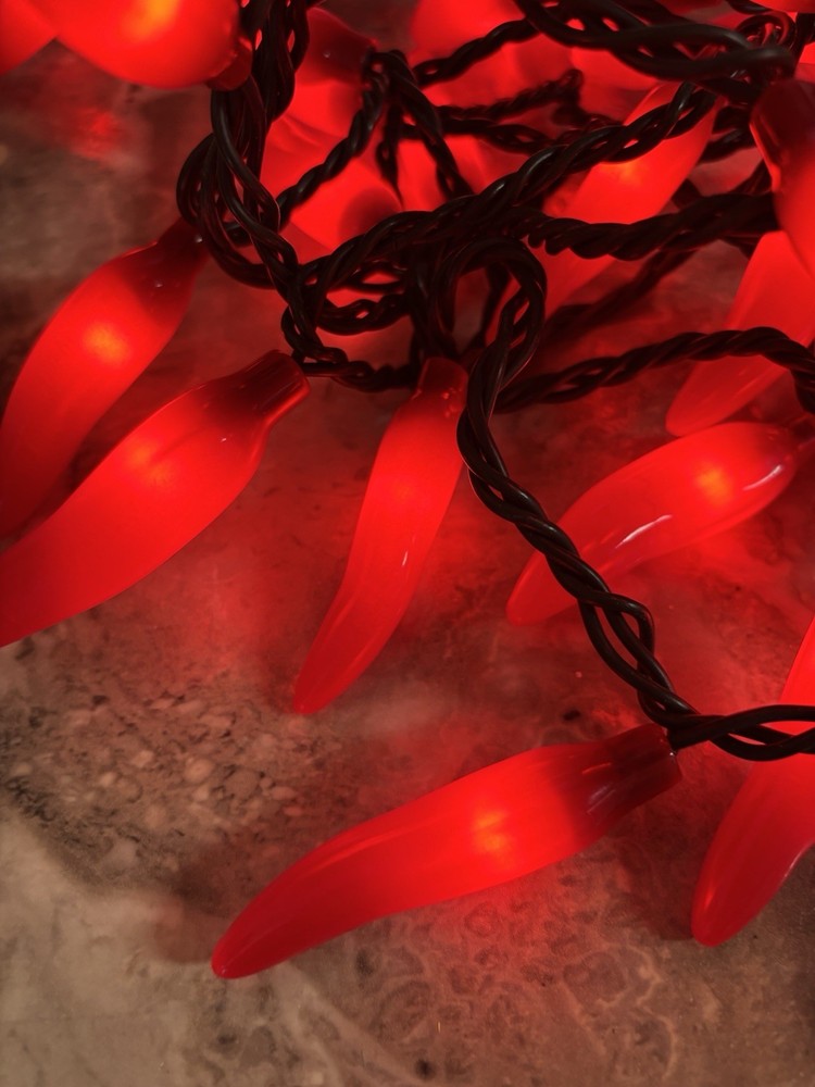 23 Foot Lighted Red Hot Chilli Peppers