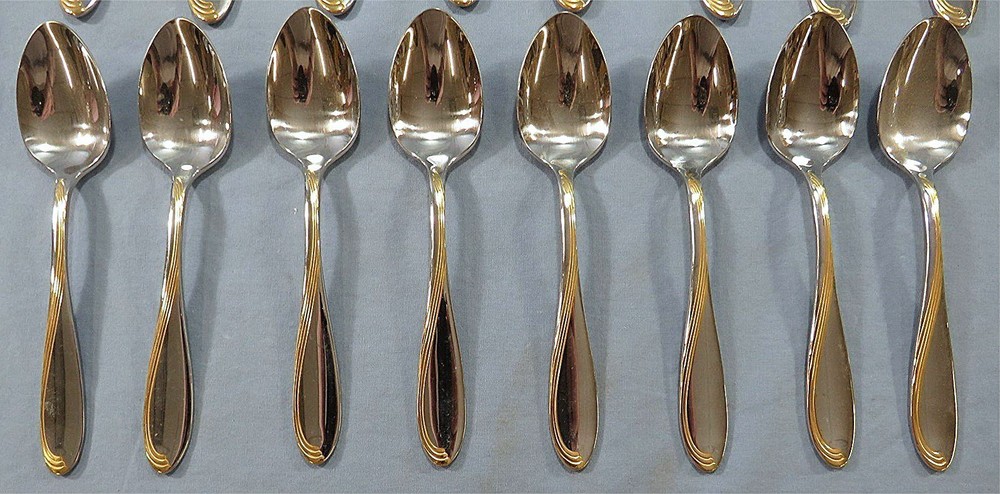 48PC ONEIDA GOLDEN CAMBER SERVICE FOR 8 FLATWARE SET + SERVING PIECES & BOX