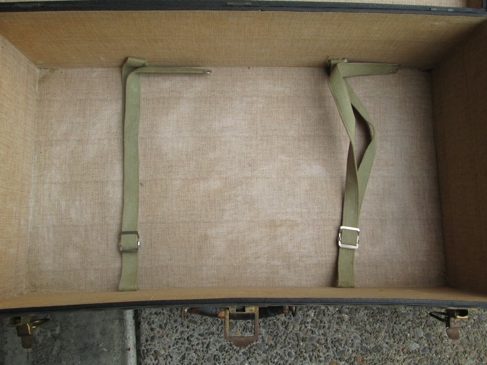 Herkert & Meisel Suitcase or Salesman display case