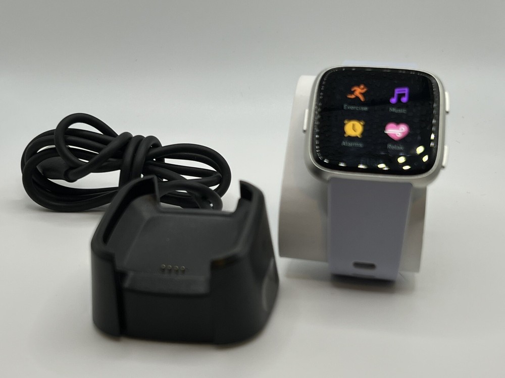Fitbit Versa Smart Watch Silver With Lavender Band - Small