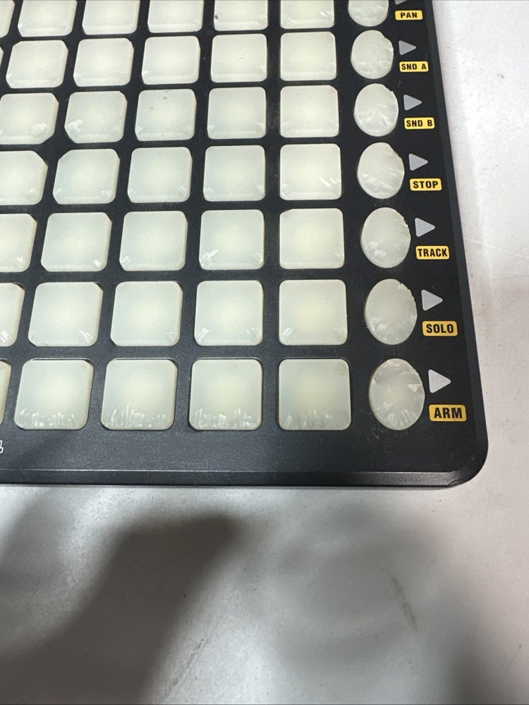 Behringer CMD TOUCH TC64 Clip Launch Controller 64 button MIDI pad