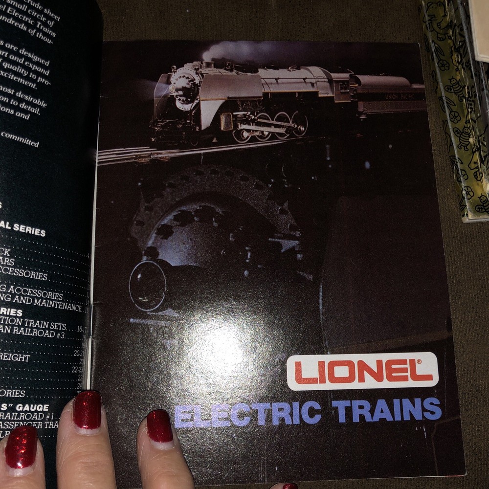 1981 LIONEL Trains CONSUMER MINI CATALOG UNUSED MINT