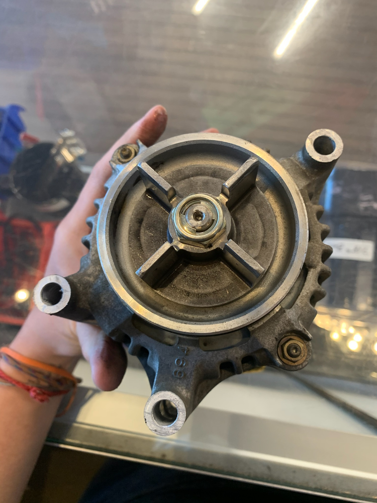 TRIUMPH ALTERNATOR T1300350
