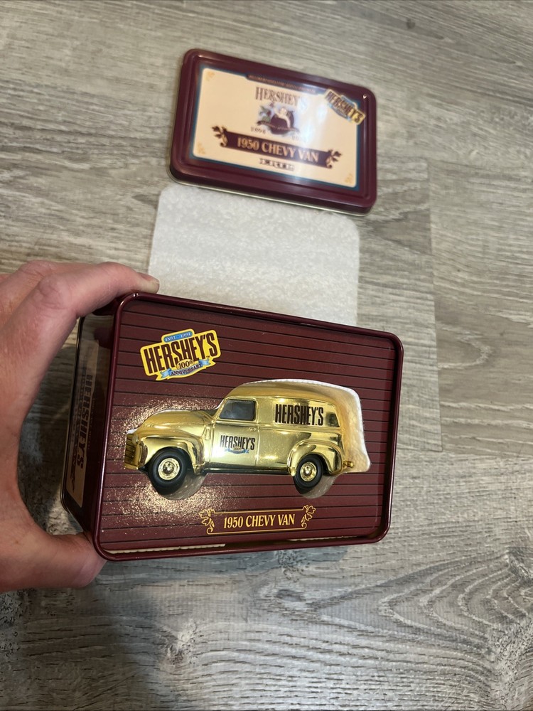 1994 Hershey’s Vintage 1950 Chevy Panel Van in a Decorative Tin - NICE!