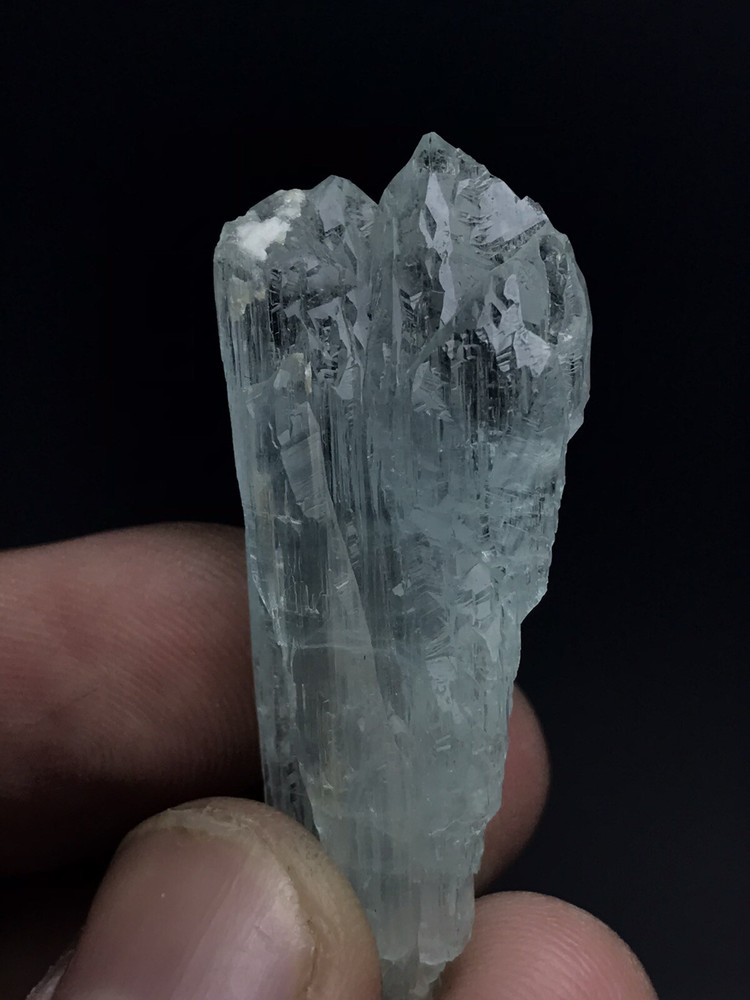 DT Aquamarine Crystal With Unique Etching