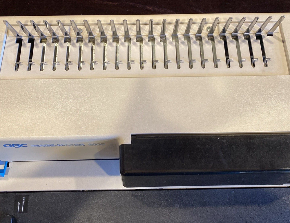 GBC Image-Maker 2000 Comb Binding Machine with 644 Combs + 450 Cover Sheets