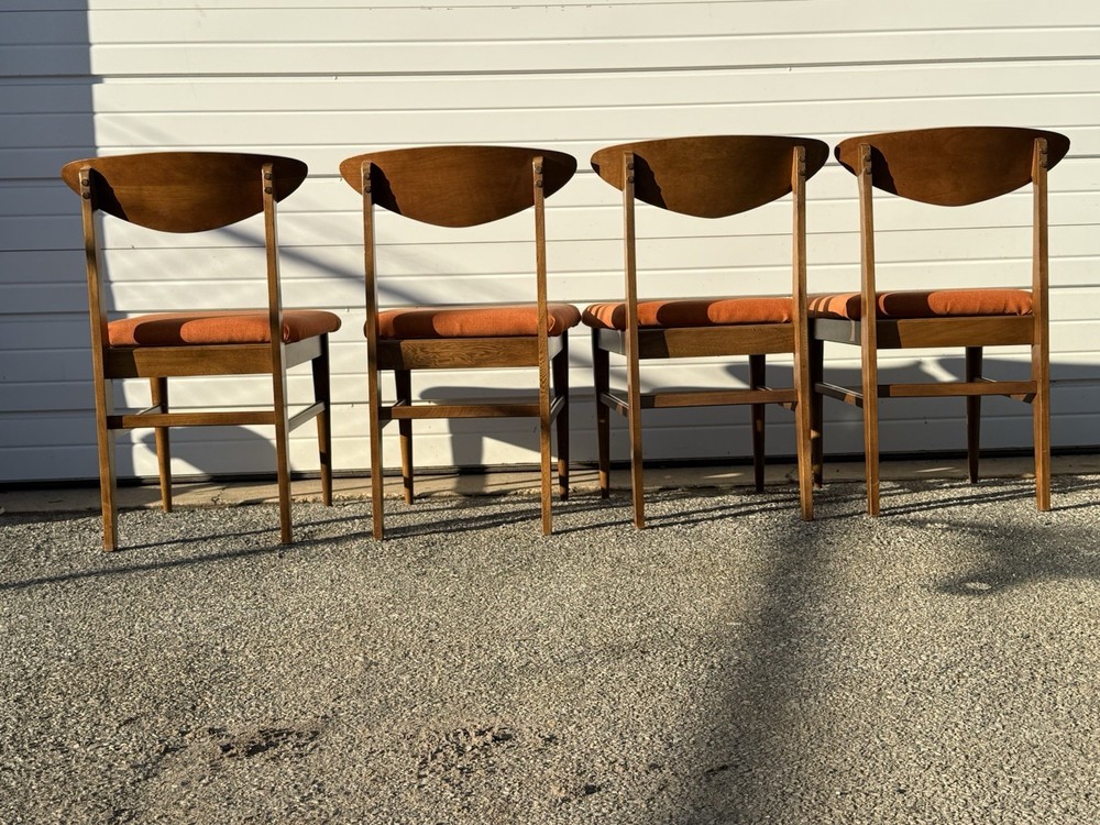 Set of 4 Mid-Century Modern Walnut Shell Back Dining Chairs