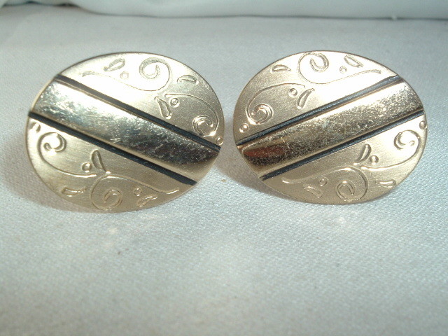 VINTAGE SCROLL ETCHED GOLD TONE OVAL CUFF LINKS
