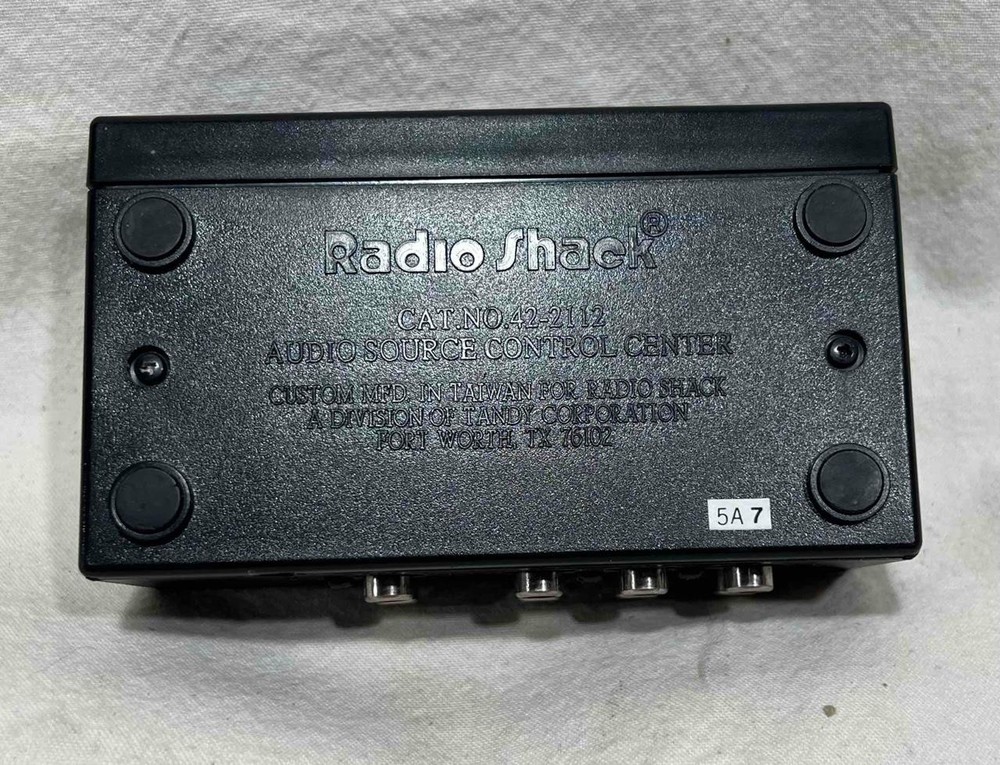 Radio Shack 42-2112 Stereo Audio Source Selector 3 Inputs