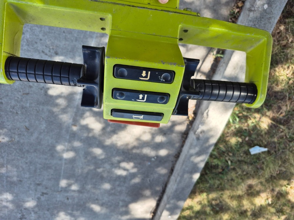 Clark WP40 Pallet Jack, No batteries