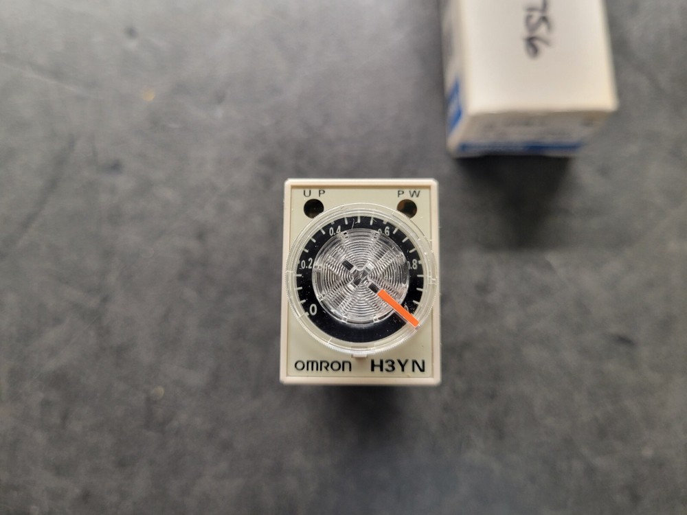 Omron H3YN-4 Timer.