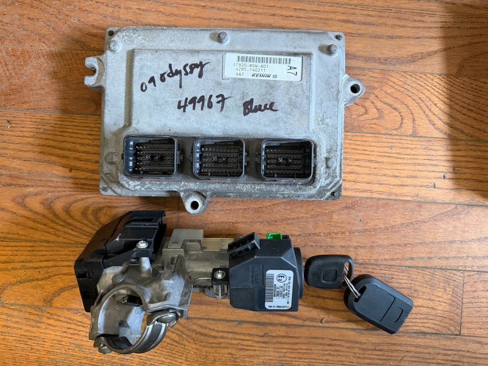 2009 HONDA ODYSSEY OEM Engine Computer Module ECM RGW-A01 Ignition Switch & Key