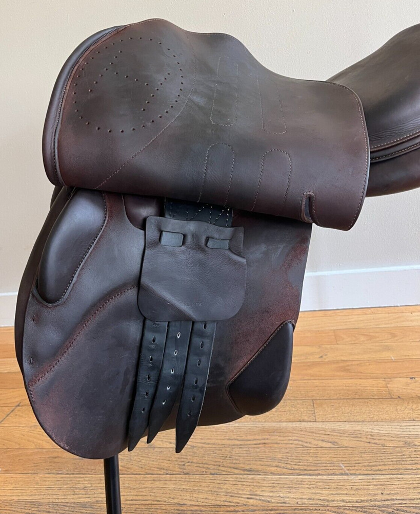 Hermes Cavale II Jumping Saddle- Custom Leather Colors