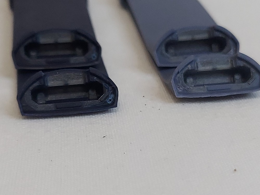 2 Fit Bits W/Chargers 9 Silicone Bands