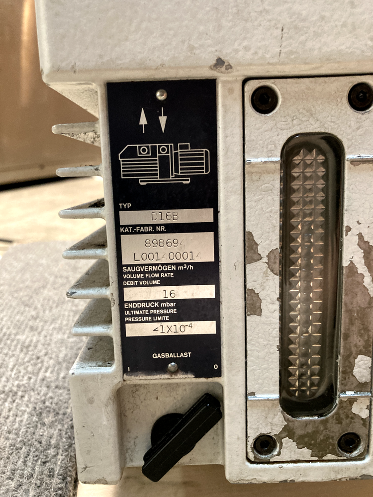 TRIVAC Leybold D16B Rotary Vane Vacuum Pump