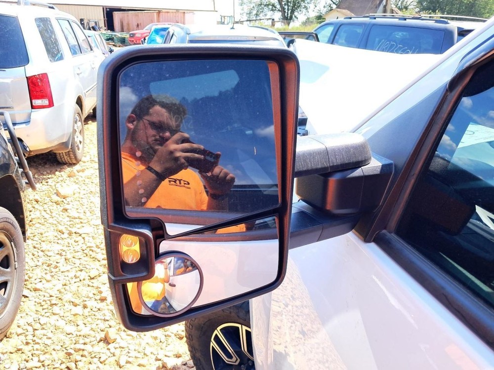 SILVRDO25 2016 Glove Box 4790542