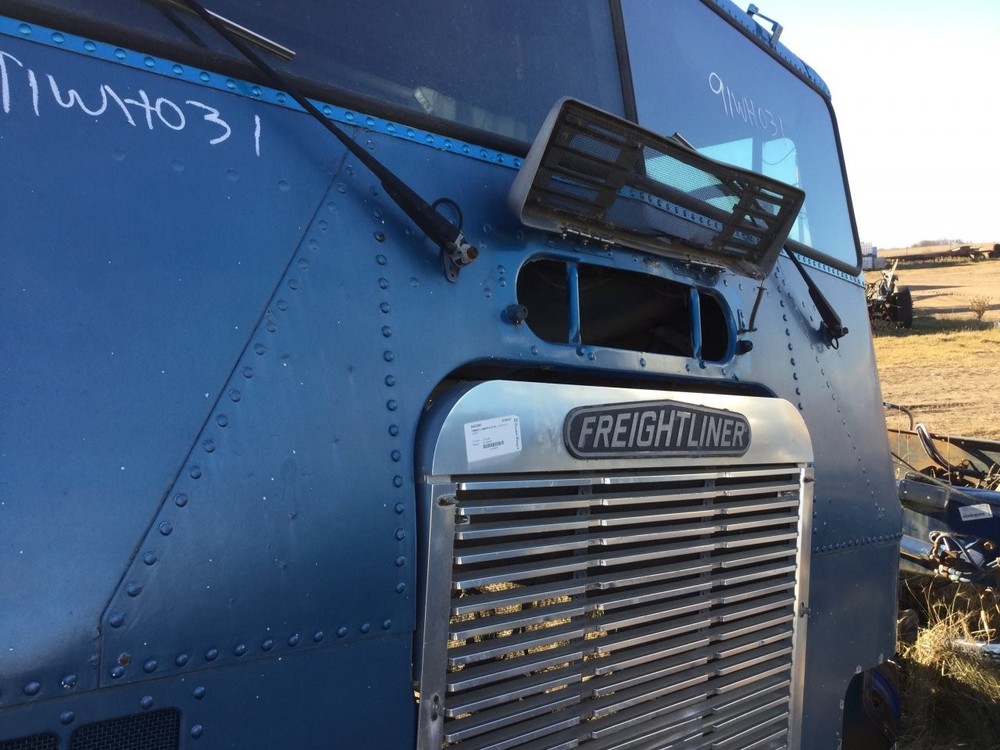 Freightliner FLA ALUMINUM FRONT CENTER Panel