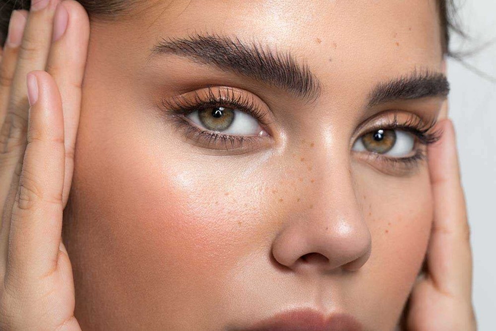 Luxe Cosmetics Eyebrow Growth Serum - Thicker, Fuller Brows in 4 Weeks