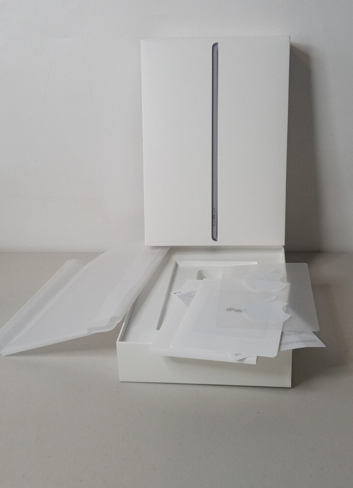Apple iPad 64GB 9th Generation + MacBook Air empty boxes + Inserts ONLY No iPad