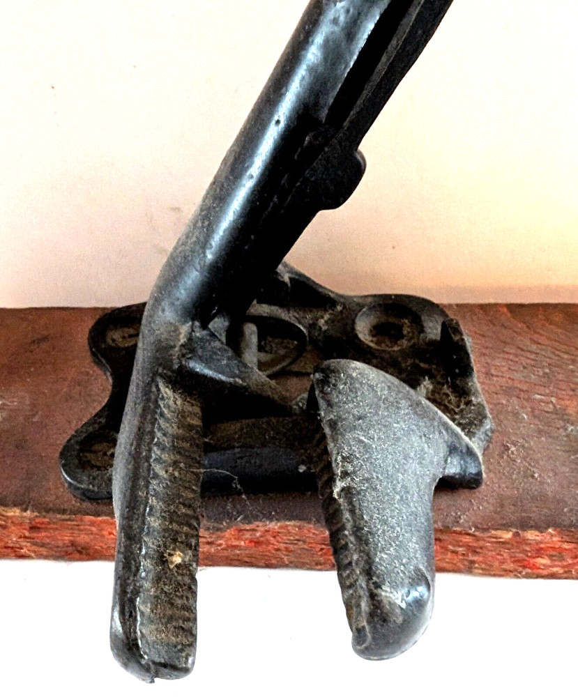 Nutcracker ? Cork Press Compressor ? Who knows