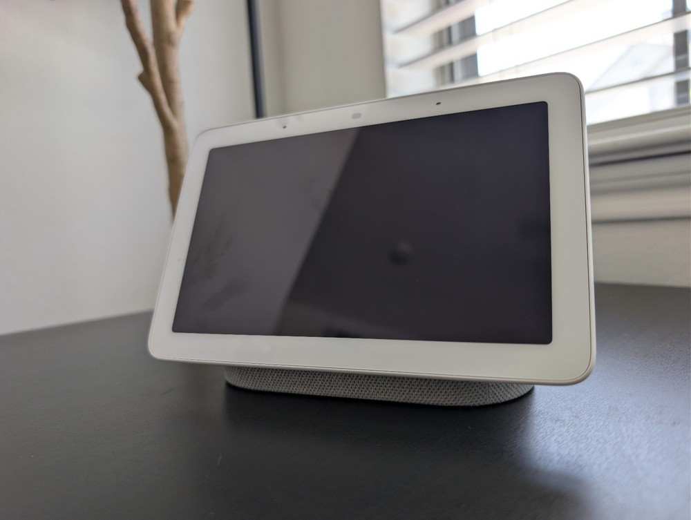 Google Nest Hub 7" Smart Display Chalk w/ Power Adapter