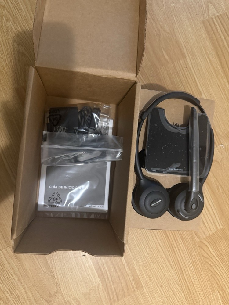 Plantronics CS520 Wireless Office Phone Headset System Long Range Landline
