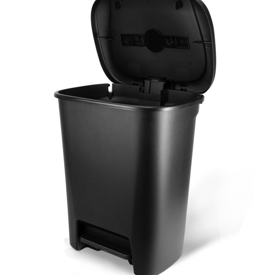 Hefty Kitchen Trash Can, 20.1 Gallon Plastic Step Garbage Bin with Foot Pedal Li