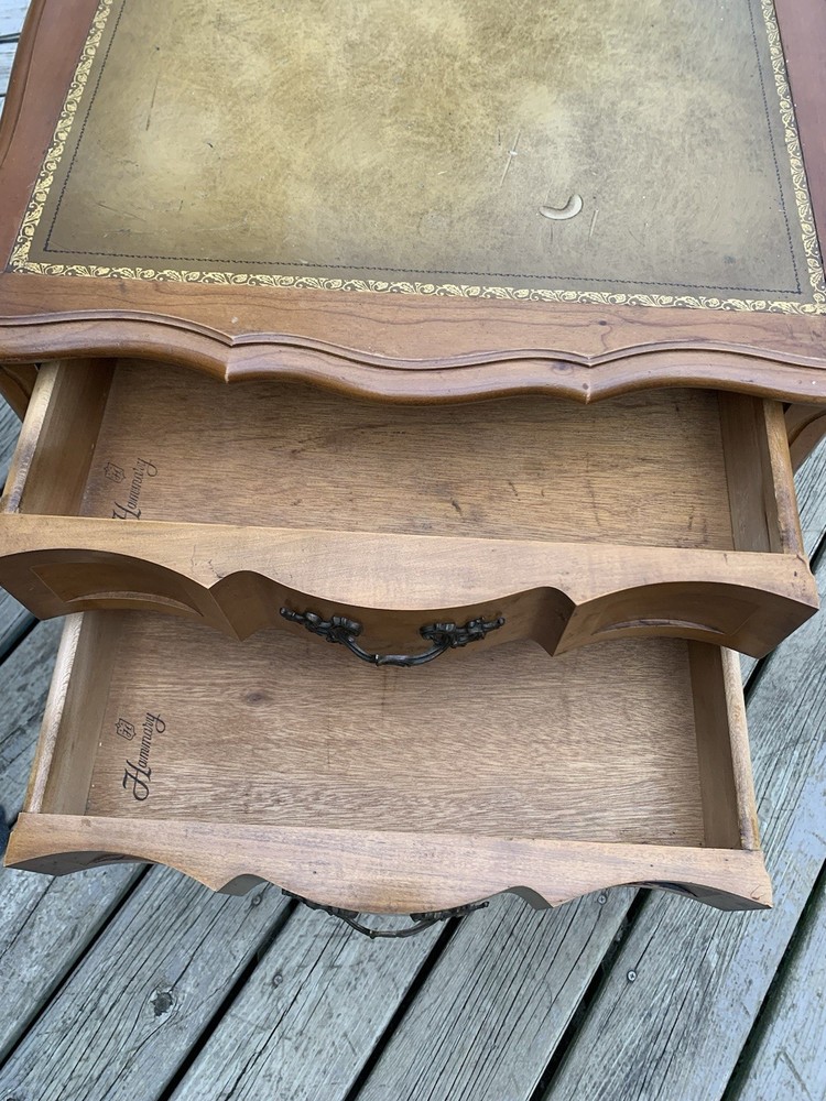 Vintage Hammary End Table With 2 Drawers