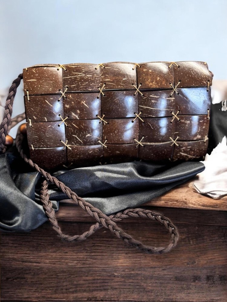 Retro handmade coconut shell purse