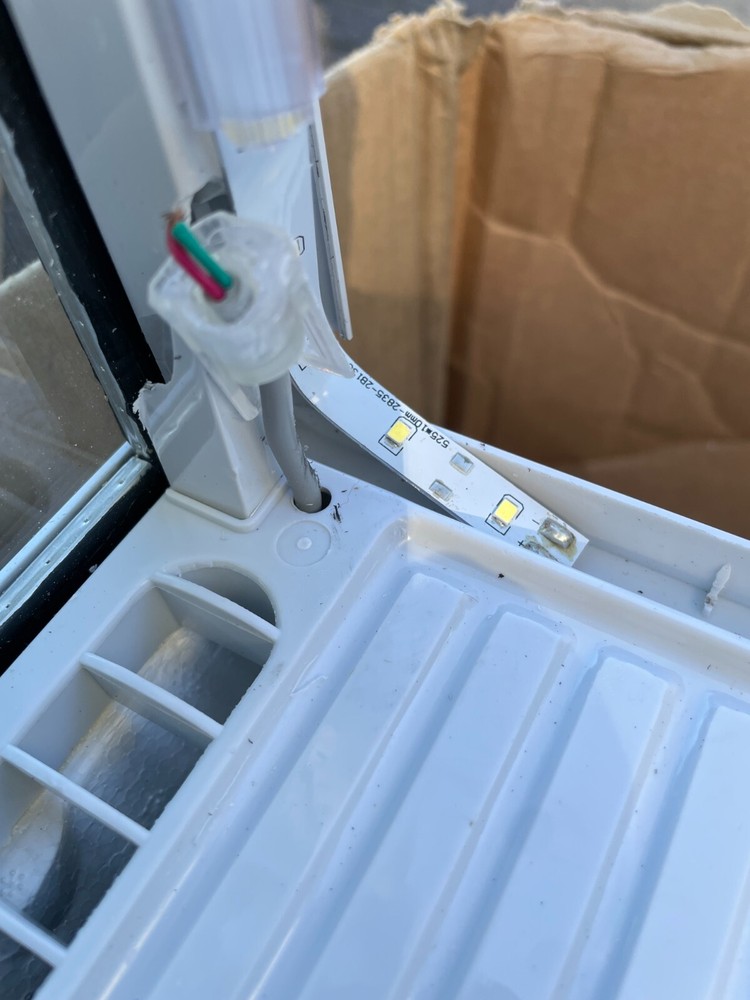 Koolmore CDCU-3C-WH Countertop Refrigerated Display Case - New Broken Item