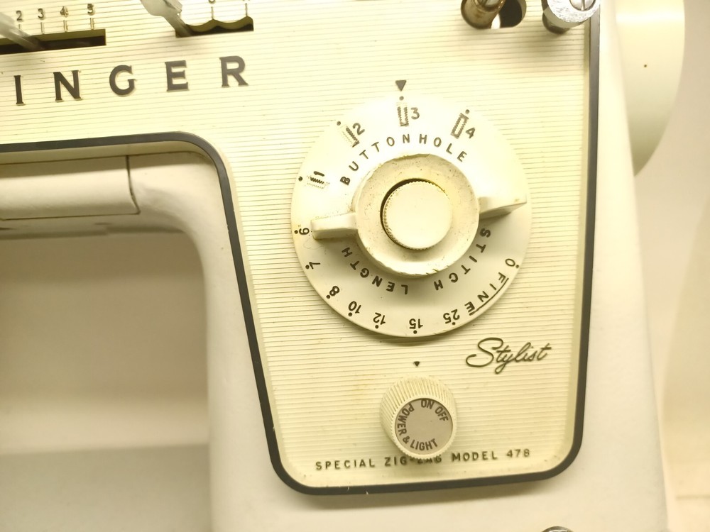 Singer Sewing Machine Zig Zag Model 478 Working