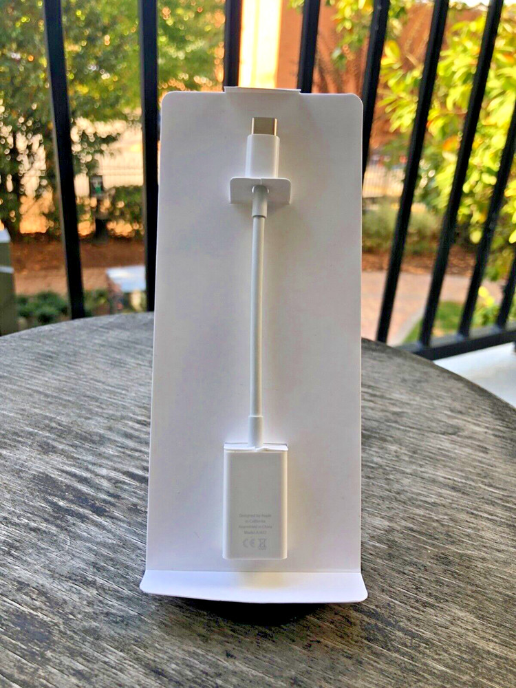 USB-C to USB Adapter MJ1M2AM/A Model A1632 Apple Genuine