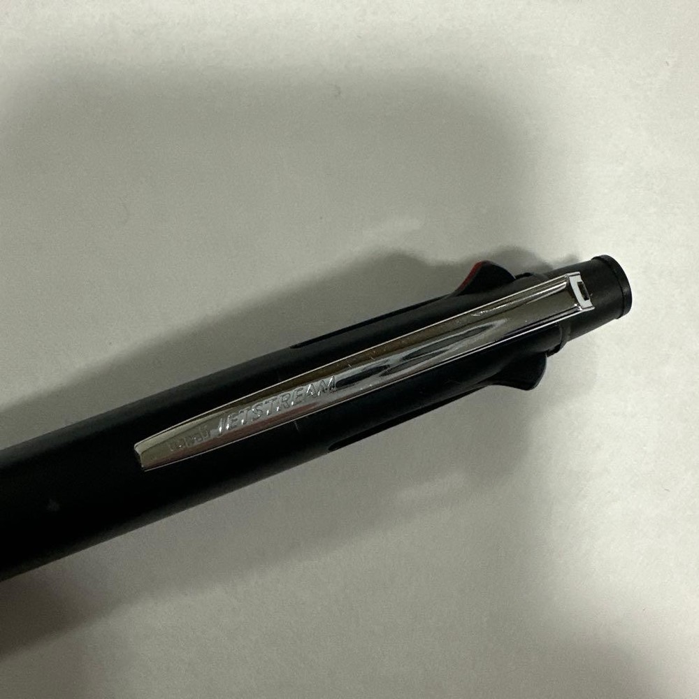 UNI JETSTREAM BLACK BALL PENS #9a7839