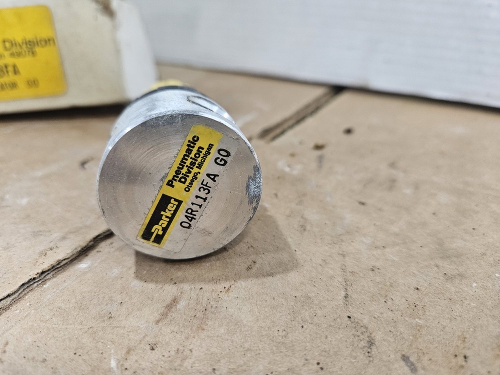 PARKER AIR REGULATOR 04R113FA NOS
