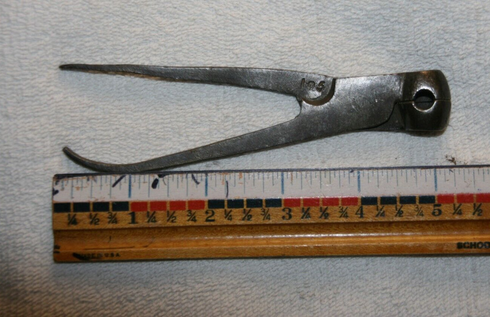 LOT (B) ANTIQUE BULLET MOULD