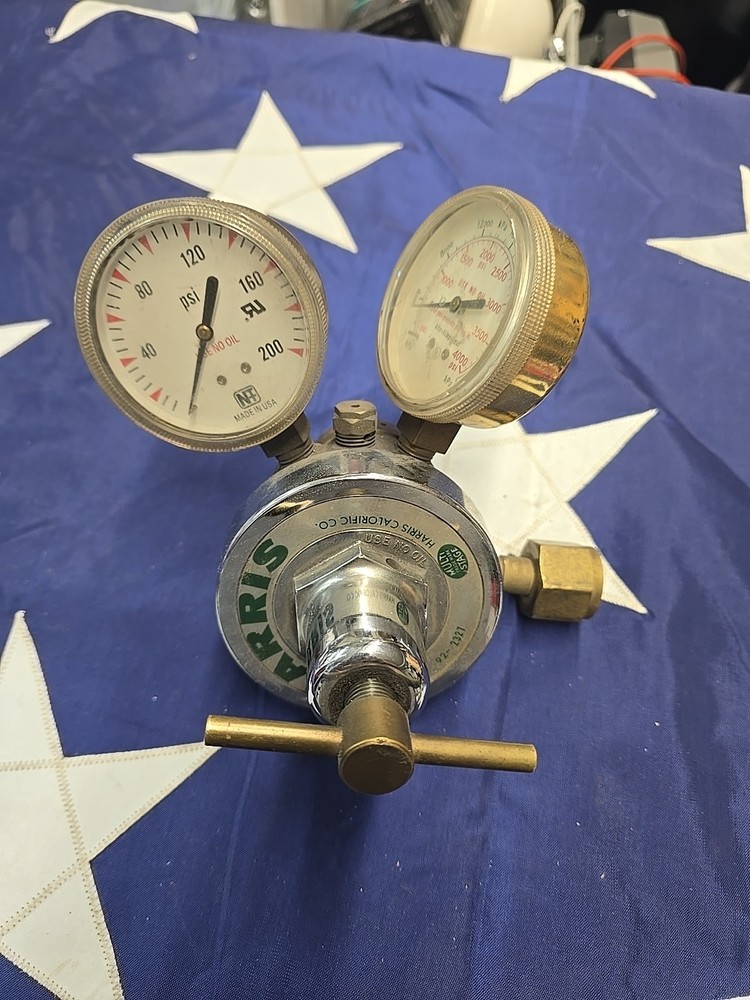 HARRIS MULTI STAGE OXYGEN PRESSURE REGULATOR 92-2327
