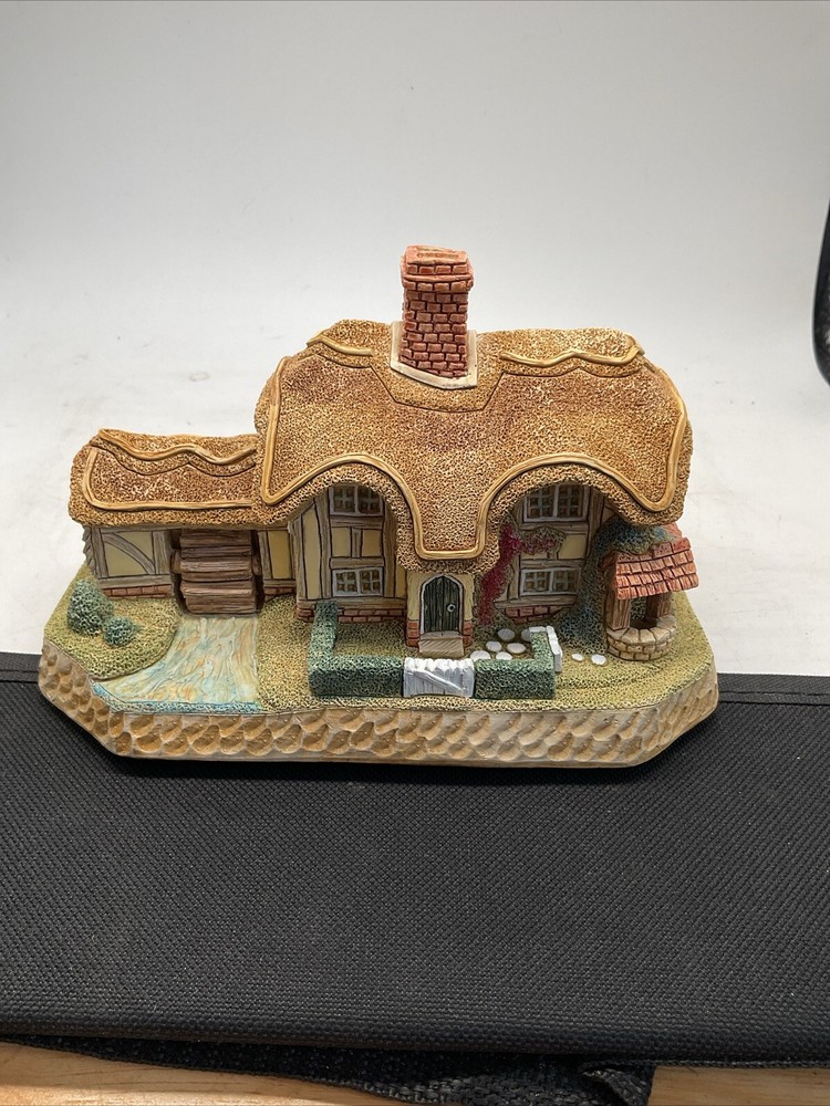 Fair - Well - 2002 David Winter Cottages - Includes Original Box & COA