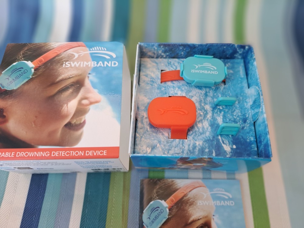 NIB iSwimband Wearable Drowning Detection Device Bluetooth Apple BIN06