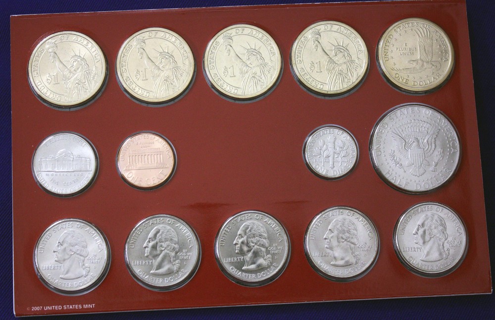2007 US. Mint set Complete and original both P and D mints 28 coins