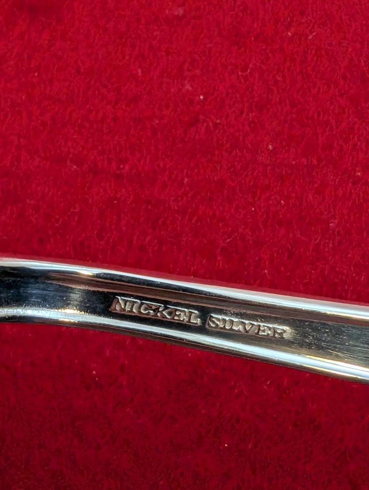 Unknown Mfg Nickel Silver UNF737 Glossy Pie Server 9 1/4" Silverware